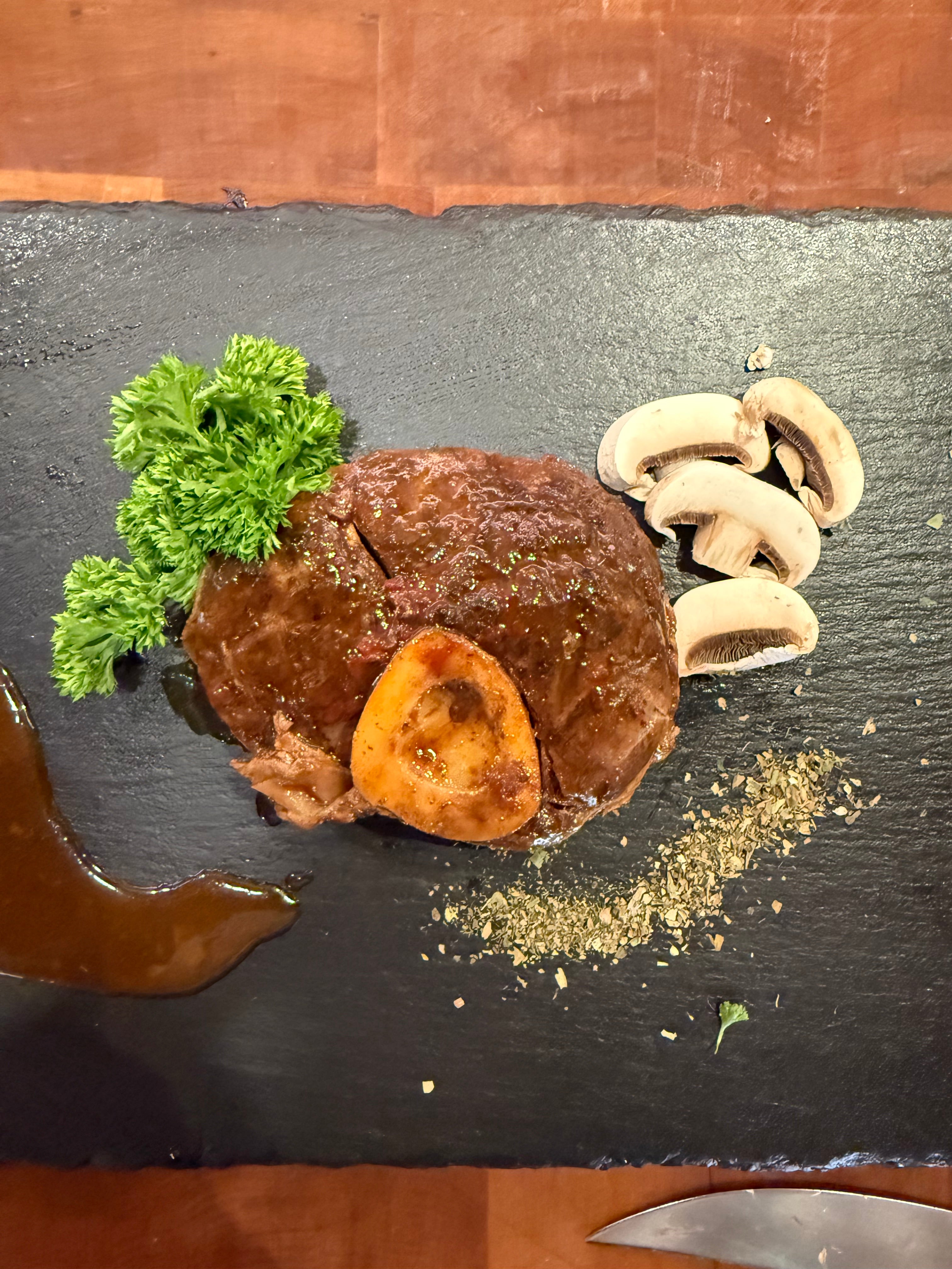 Cooked veal osso buco - 1 portion