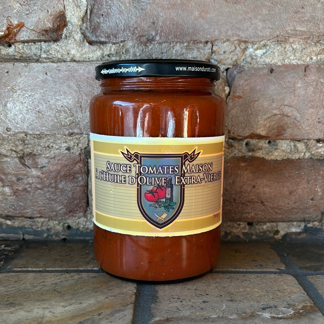Homemade tomato sauce with extra virgin olive oil