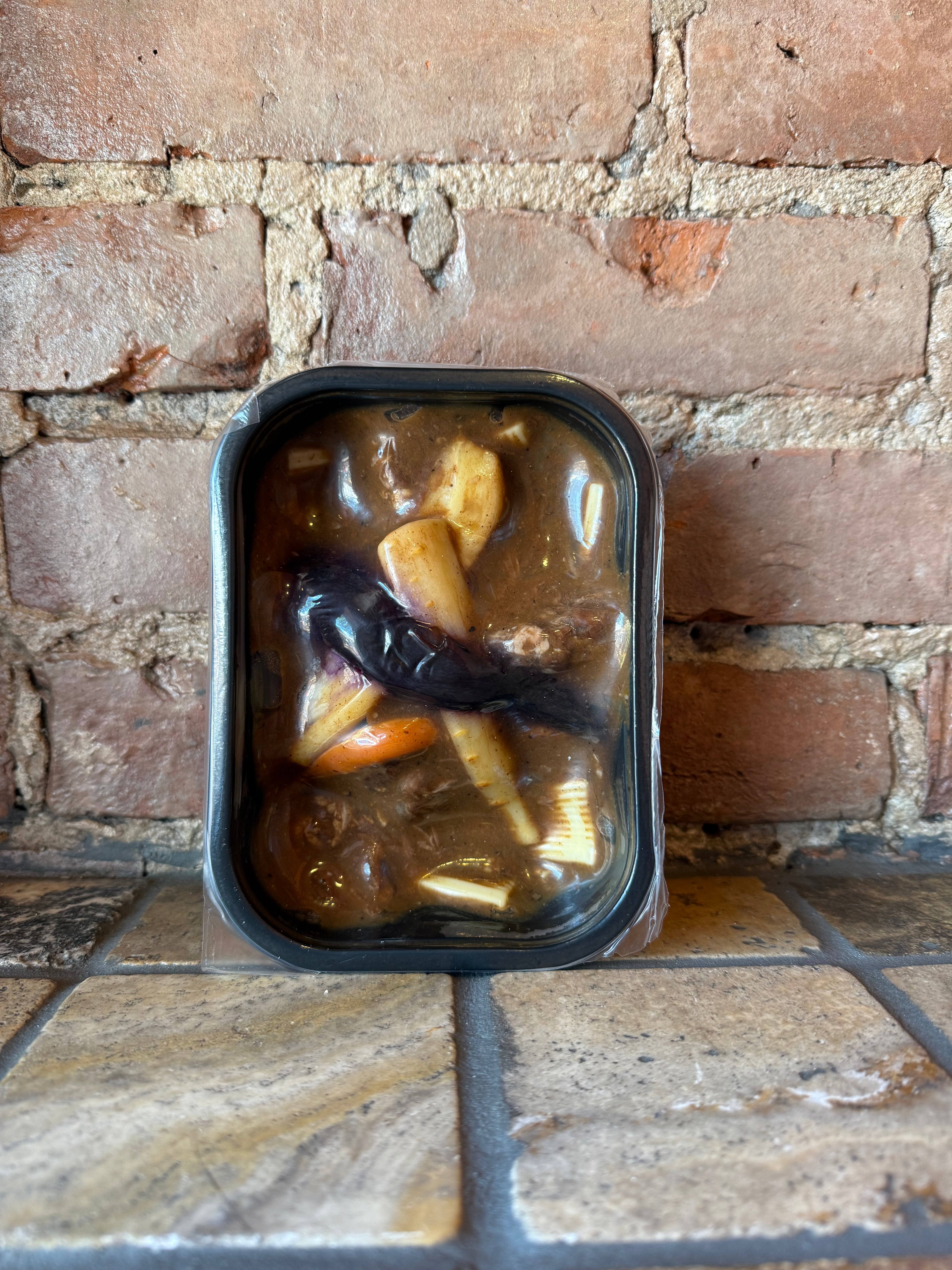 Braised beef with root vegetables and rigatoni - 1 serving