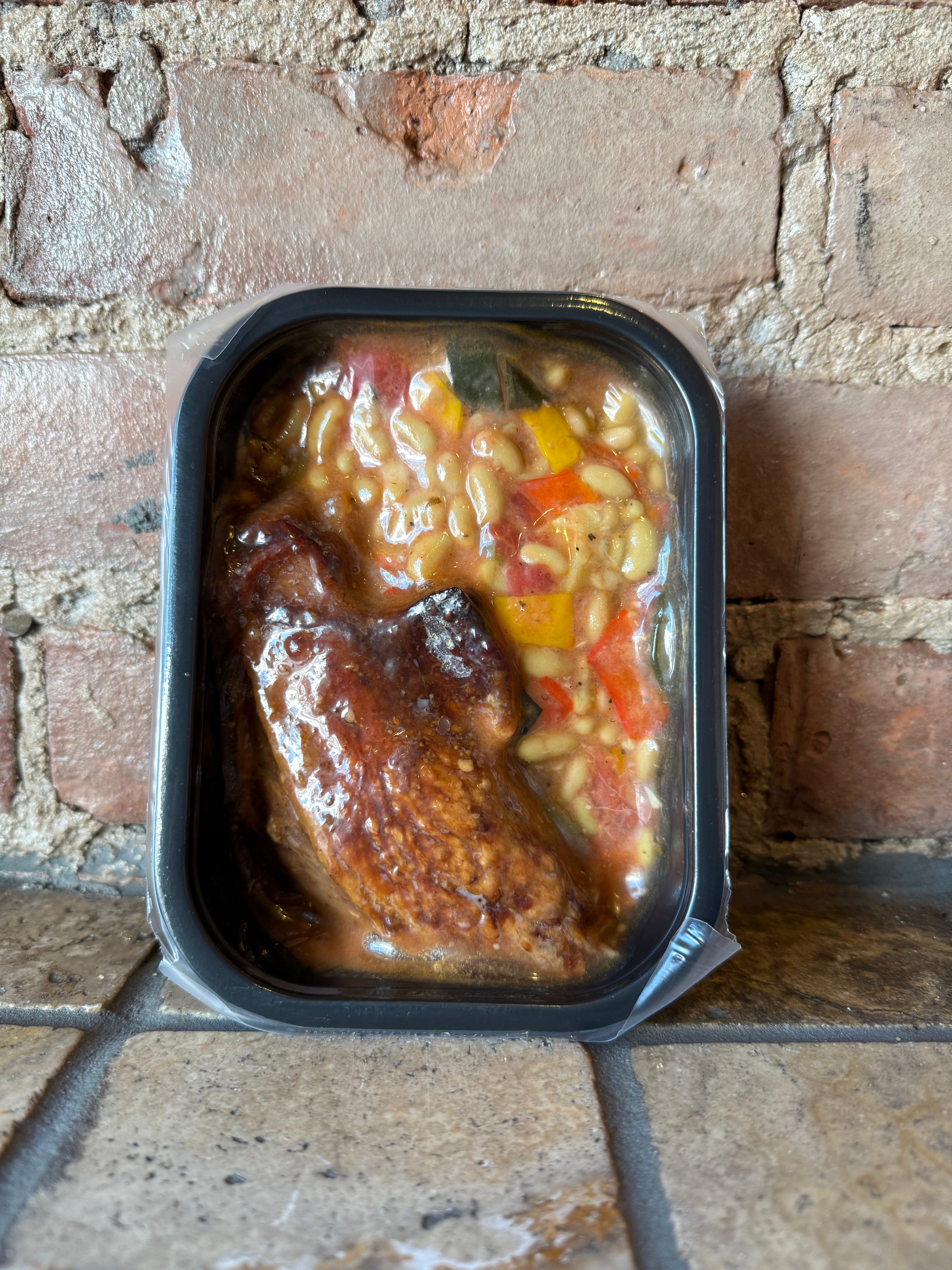 Roast duck leg with flageolet bean stew - 1 serving